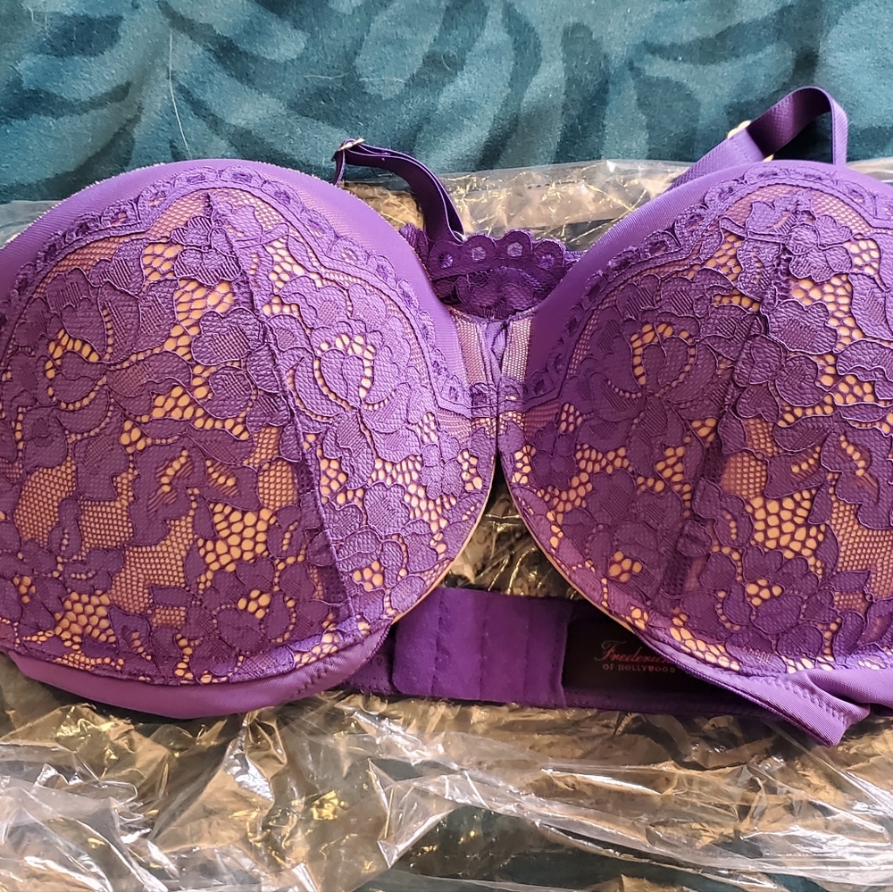 Fredrick's of Hollywood Heartthrobe Bra